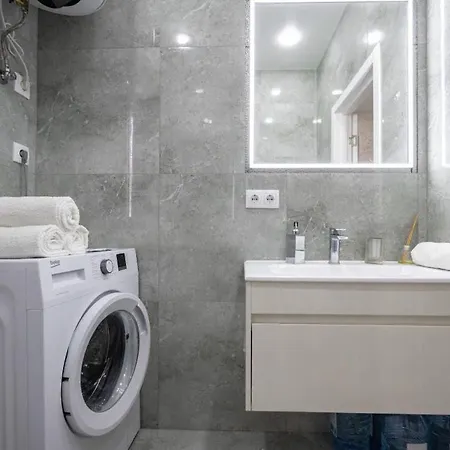Apartment 2-к 5хв до моря та аркадії, жк Gagarin Plaza Fainorent 5012 Odesa