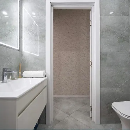 2-к 5хв до моря та аркадії, жк Gagarin Plaza Fainorent 5012 *